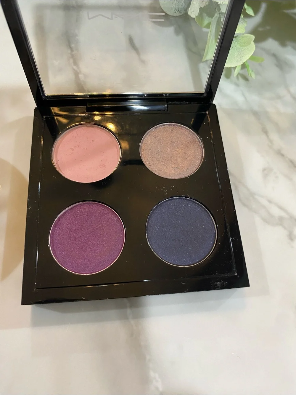 MAC Limited Edition/Collectible & Discontinued Shop & Drop Eyeshadow Quad